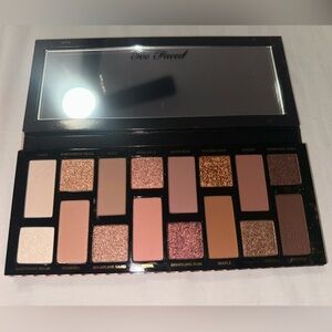Too Faced Born This Way The Naturals Eyeshadow Palette